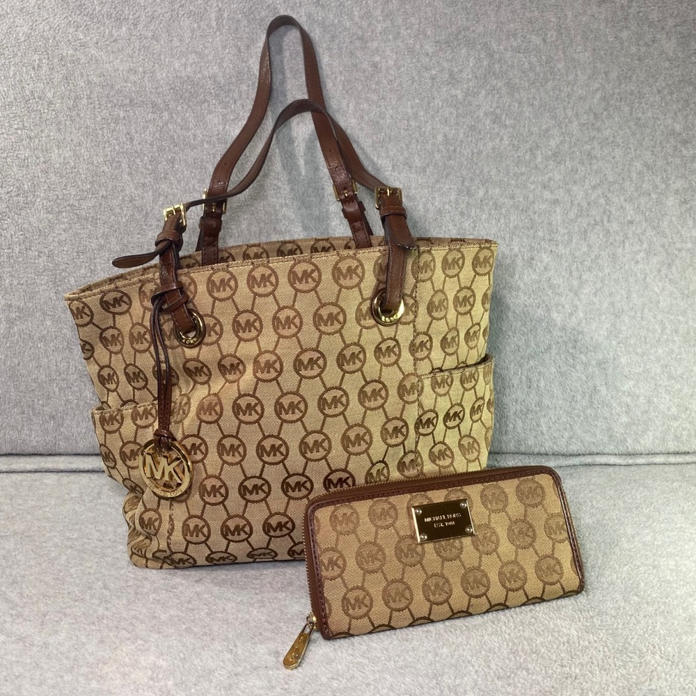 Michael Kors Tote Bag Purse Womens Large Tan Brown Signature Monogram Wallet Set